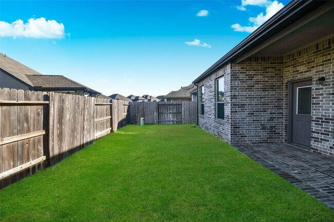 Photo - 939 Malibu Shr Ln