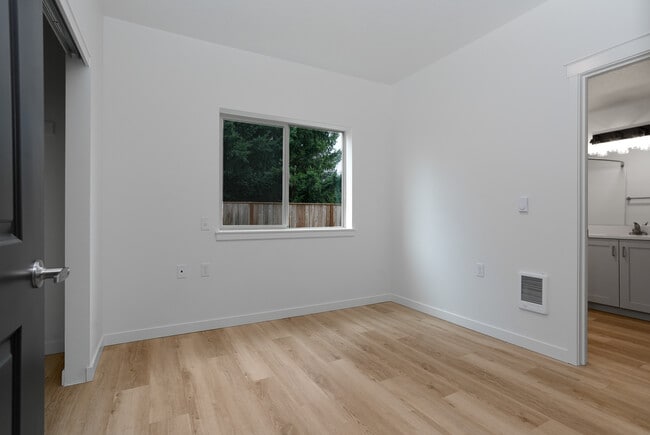 Photo - 300 Hoxton Ave