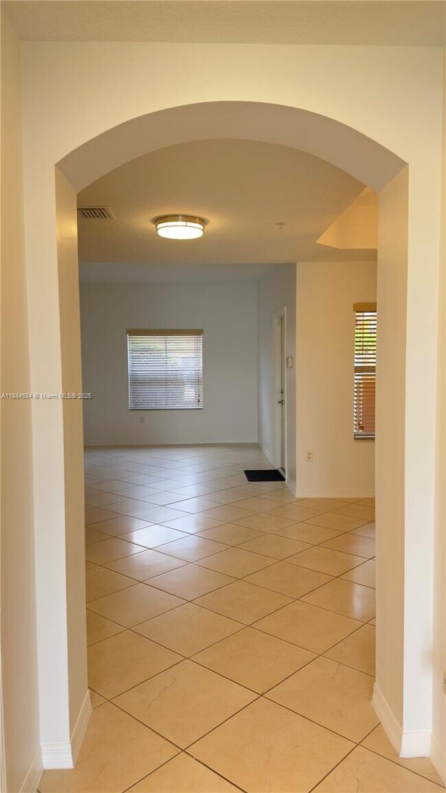 Photo - 924 SW 143rd Terrace
