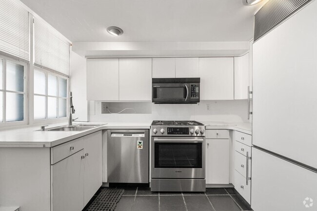Building Photo - 93 W Cedar St Unit A Rental