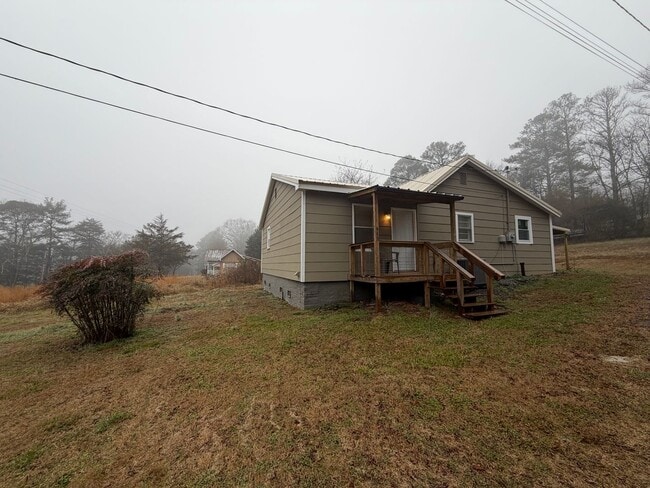 Photo - 2 Bedroom- 1 Bathroom- Home in Silver Creek!