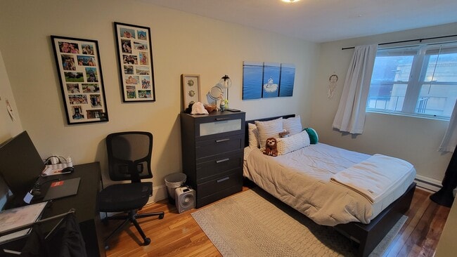 Photo - Davis Building