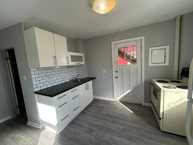 Photo - 140 Adelaide St Unit 3