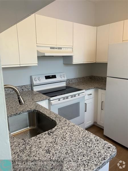 Building Photo - 661 Cypress Lake Blvd Unit L20 Rental