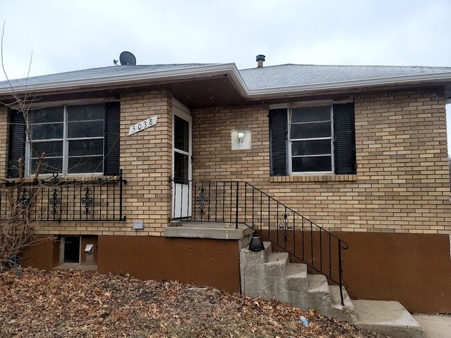 Photo - 5036-5038 N Topping Duplex Unit 5038