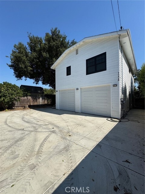 Building Photo - 122 E Brookdale Pl Rental