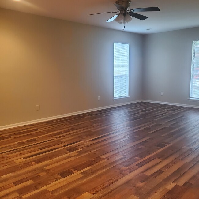 Photo - 2202 Lisa Carole Dr