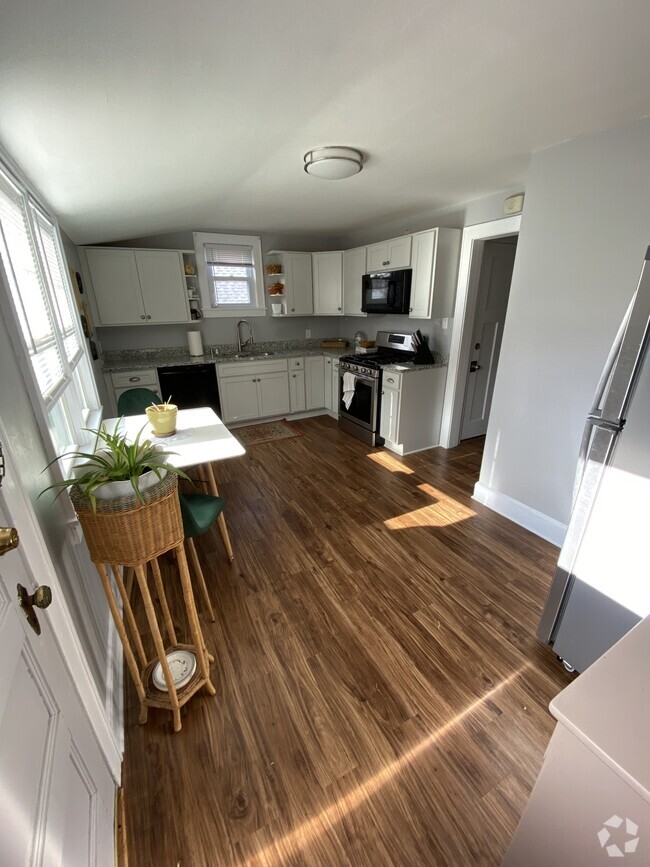 Building Photo - 2360 N 69th St Rental