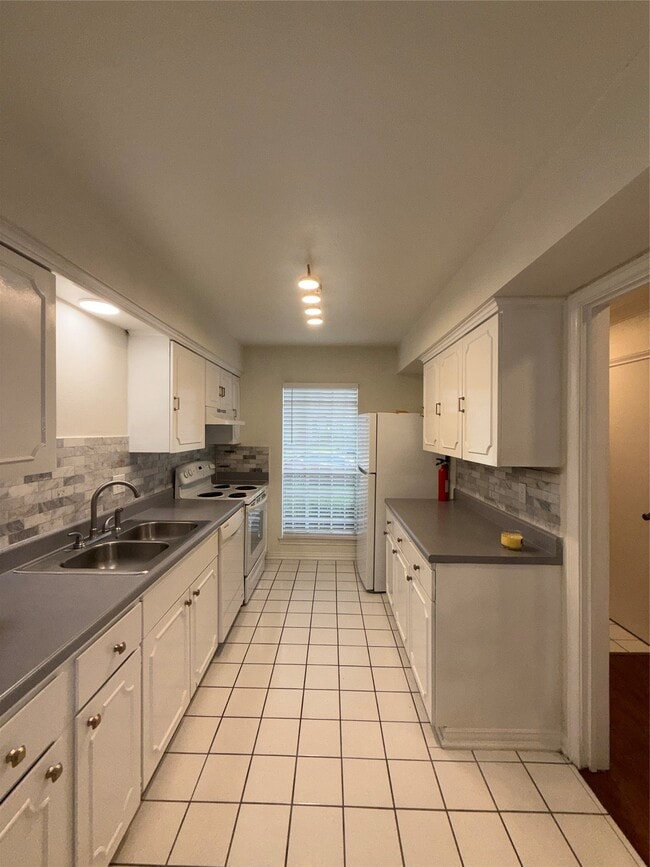 Photo - 2039 Winrock Blvd Unit 158