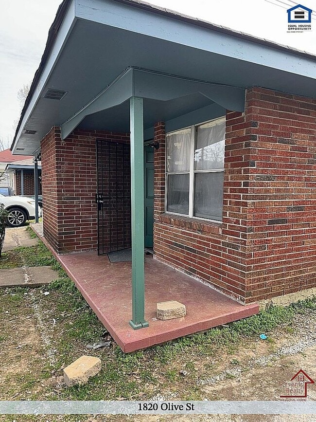 Photo - 1820 Olive St