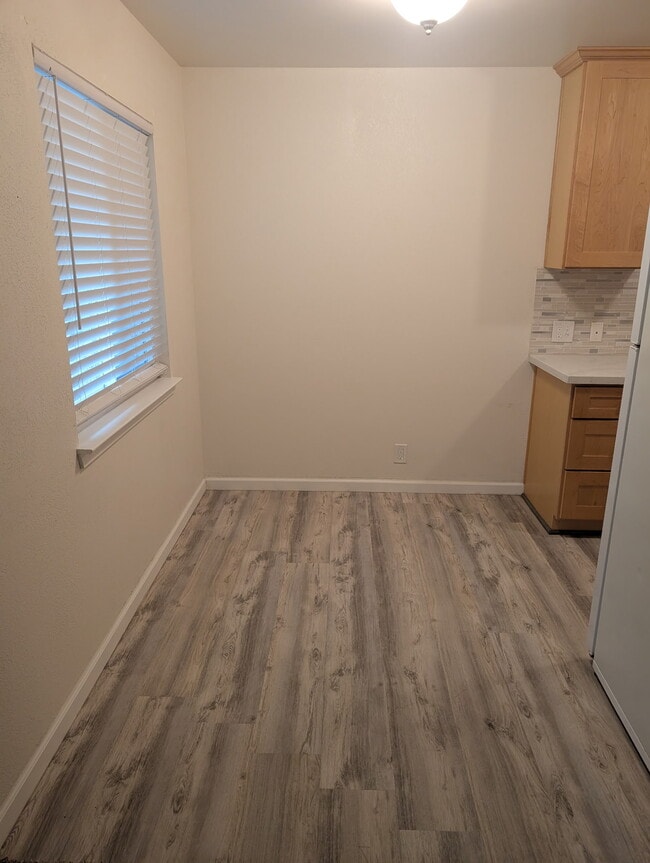 Photo - 875 Northrup St