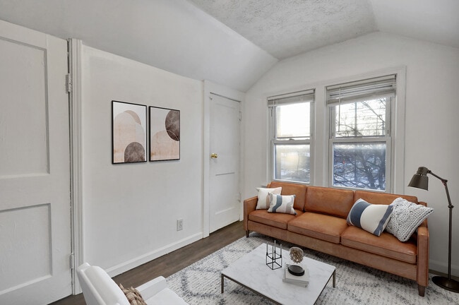 Building Photo - 1039 S Pennsylvania Ave Rental