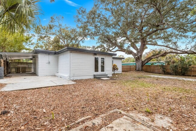 Photo - Large 3bdrm/2bath Home with garage & carpo...