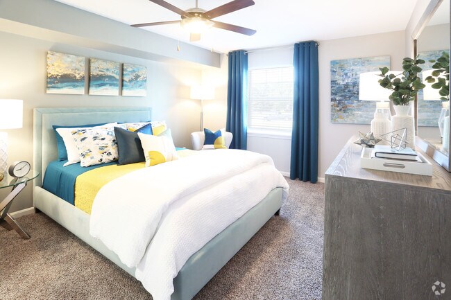 2BR, 1.5 BA - 900 SF - Bedroom