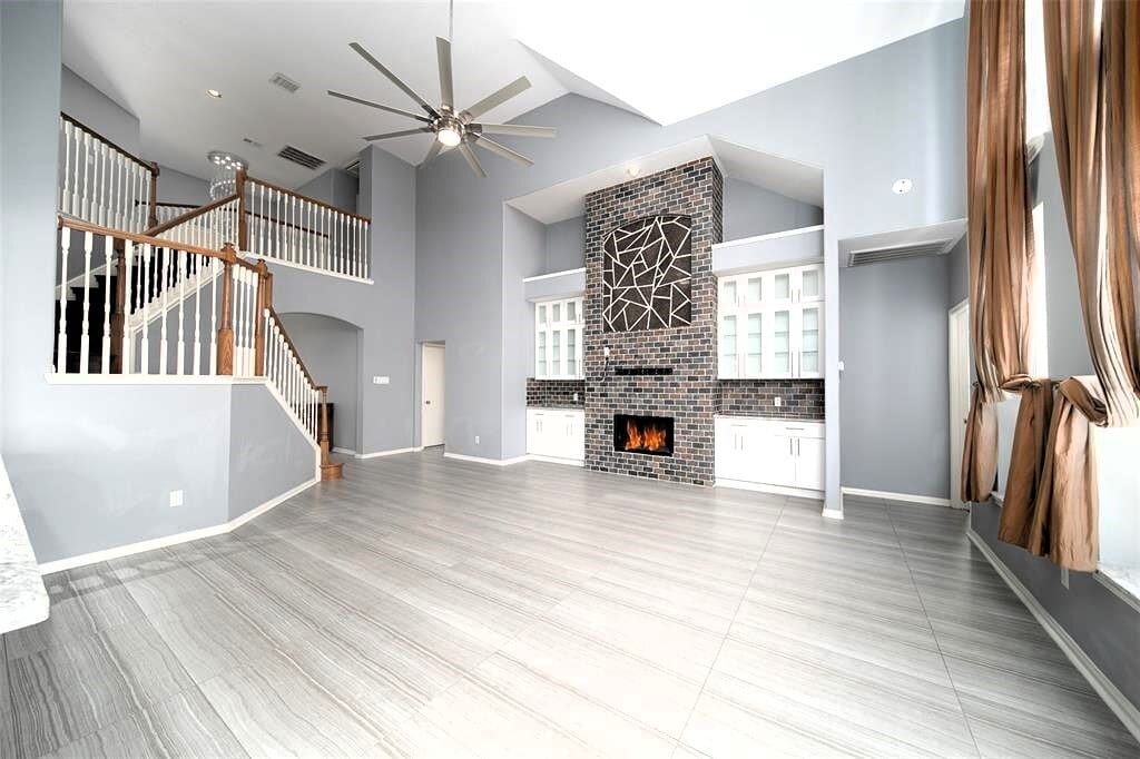 Photo - 4911 Russett Ln