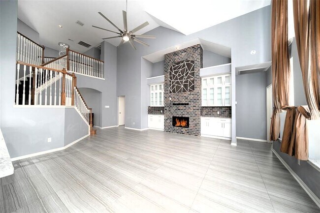 Photo - 4911 Russett Ln