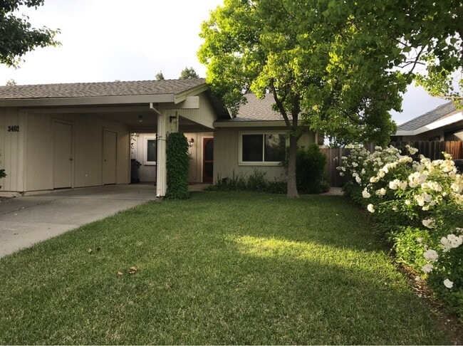3 Bedroom 1.25 bath Davis duplex in West D... - 3 Bedroom 1.25 bath Davis duplex in West D... House