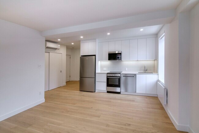 Photo - 4557 Rue Sherbrooke O Unit 107