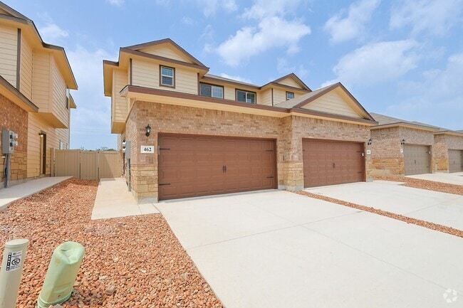 Building Photo - Modern Townhouse in New Braunfels