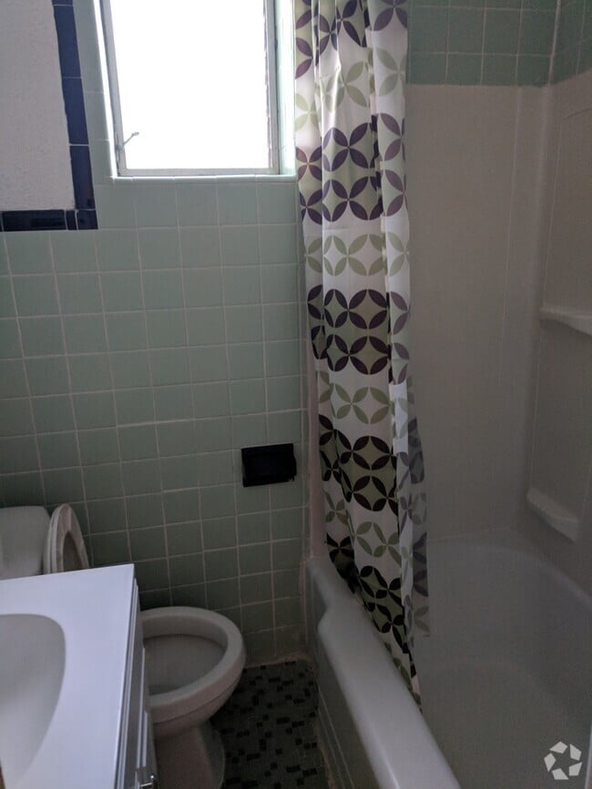 Building Photo - 3 bedroom 1 bath home for rent in Frankford
