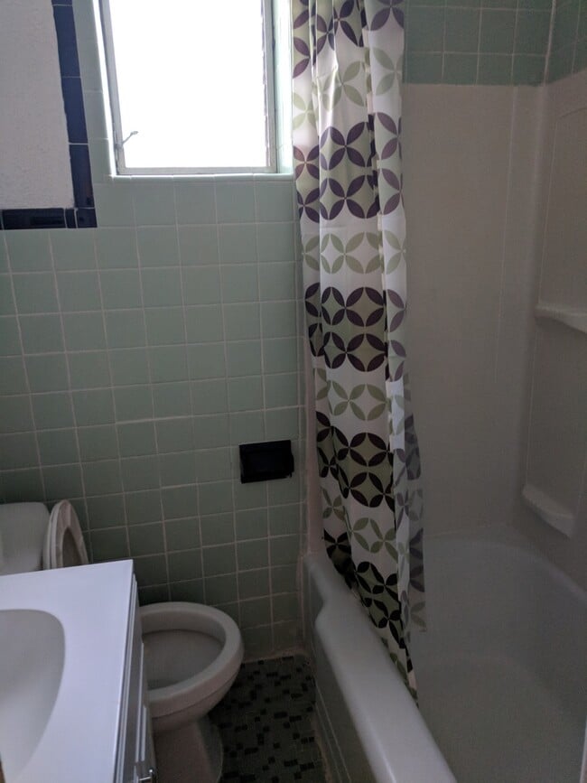 3 bedroom 1 bath home for rent in Frankford - 3 bedroom 1 bath home for rent in Frankford