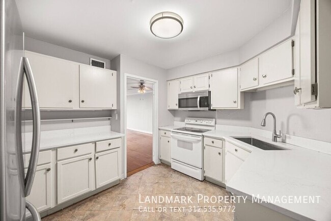 Photo - 6033 N Sheridan-Unit 35D Unidad 35D