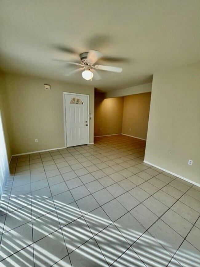 Photo - 1500 Lake Shore Dr