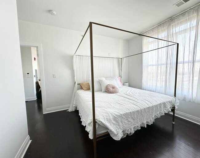 Photo - 1901 Summit Ave Unit 407