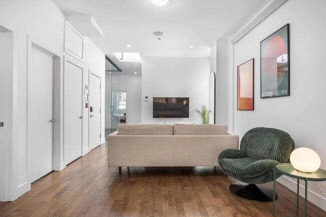 Building Photo - 3414 Rue Stanley Unit SI ID1520410P