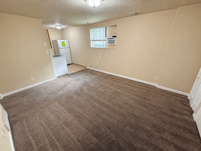 Building Photo - 1379 W 900 S Unit B 2