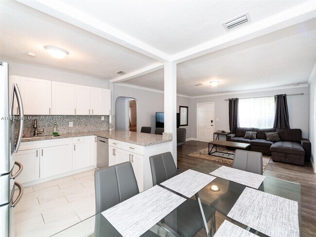 Photo - 1431 Fletcher St