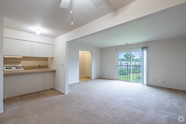 2BR, 1BA - 850SF - Living Room