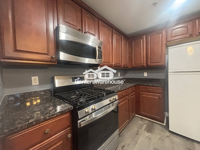 Photo - 923 Pine Forest Ln