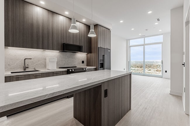 Building Photo - 31 York Garden Wy