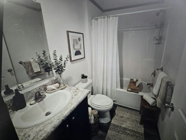 Photo - 306 Louva Ln