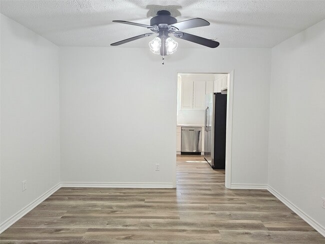 Building Photo - 10615 Heatherford Dr