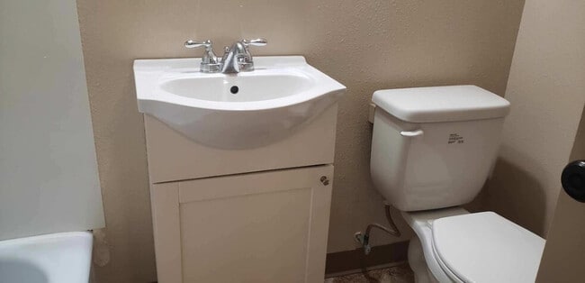 Photo - 838 Avenue B