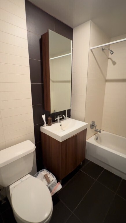 Photo - 111 John St Unit 25B