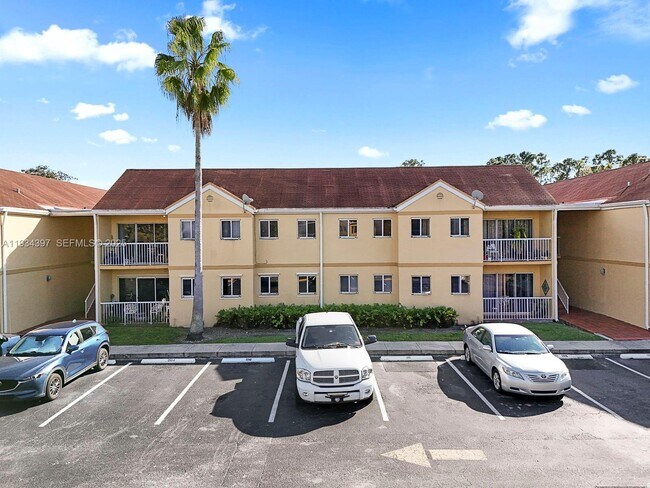 Building Photo - 13820 SW 112th St Unit 109