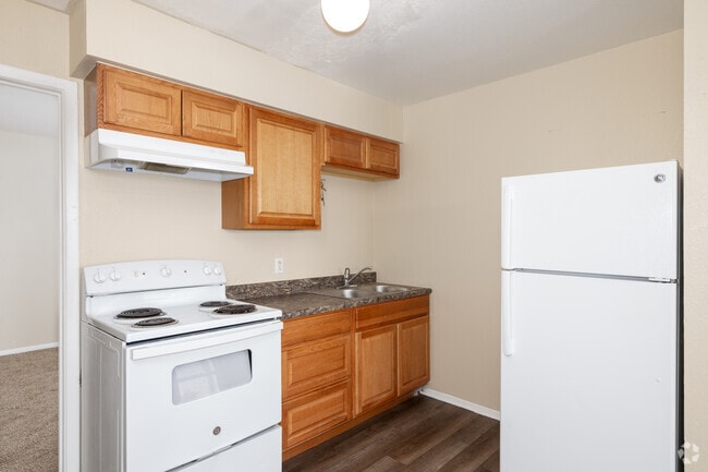 1BR, 1BA - 510SF - Kitchen