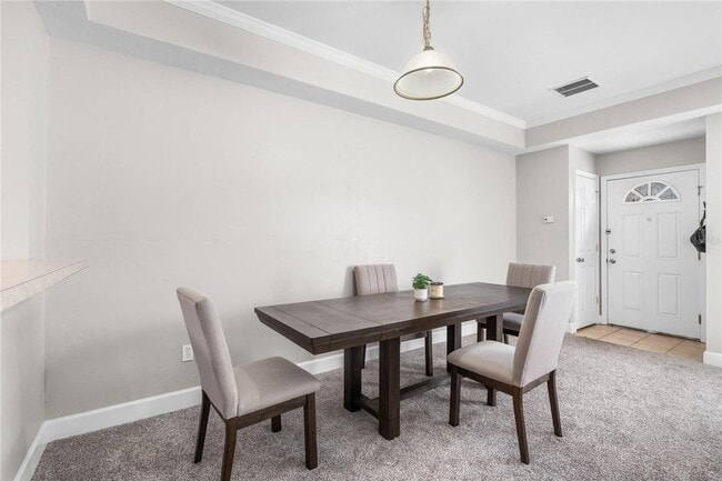 Photo - Beautiful 2/2.5 in Beacon Hill