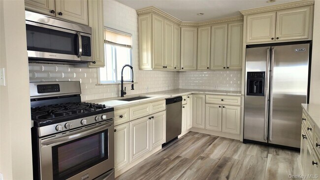 Photo - 468 Nassau Ave