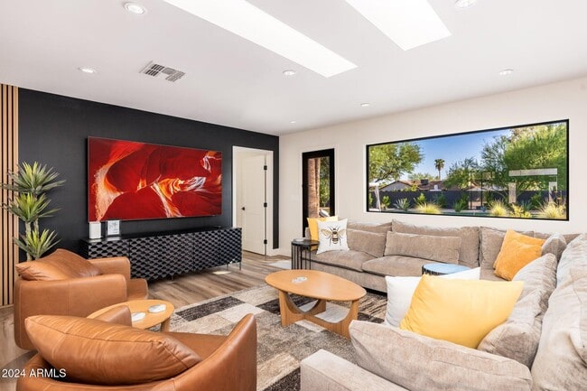 Photo - 6025 E Charter Oak Rd