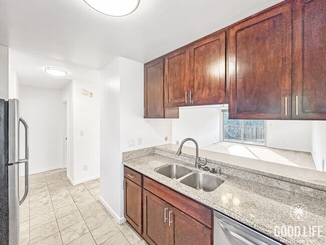 Photo - Bright 2BR Condo with New Carpet, Private Balcony & Great Amenities in Clairemont Mesa! Unit L