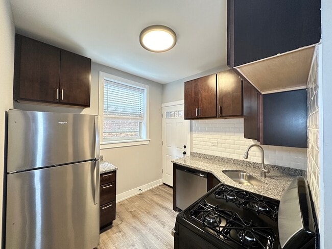 Photo - 434 W Aldine Ave Unidad J05P