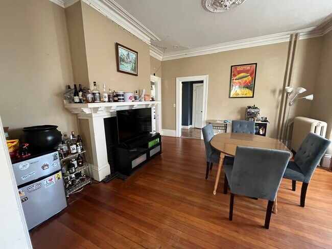 Photo - 13 Sparhawk St Unit 1