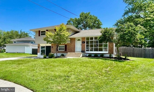 Photo - 986 Sherbrook Cir