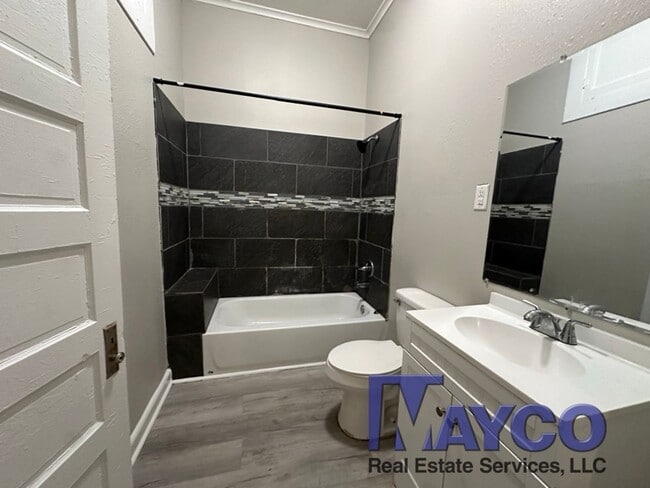 Photo - 3 bedroom in Highland!