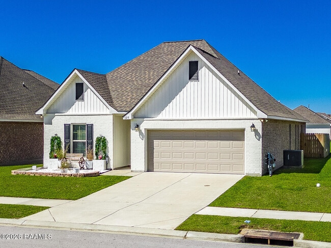 125 Lightbourne Dr