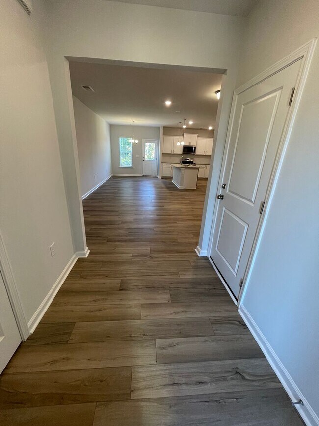 Photo - Charming 3 Bedroom Home Located in Raleigh